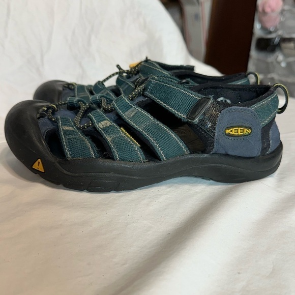 Kids boys girls youth Keen sandals size 3 shoes green yellow black navy blue - Picture 3 of 10